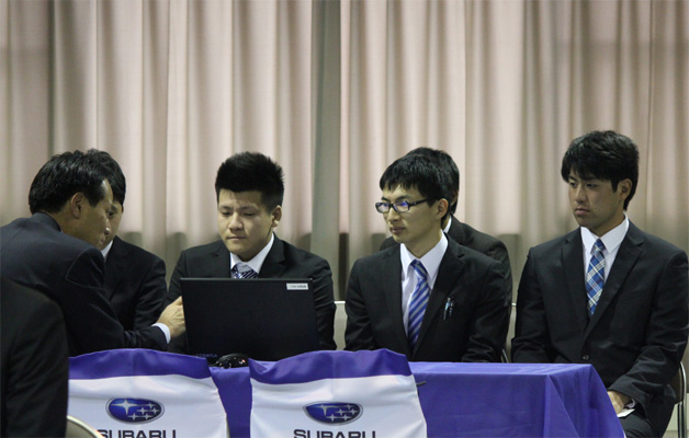 学内での企業合同説明会で就職100%!!